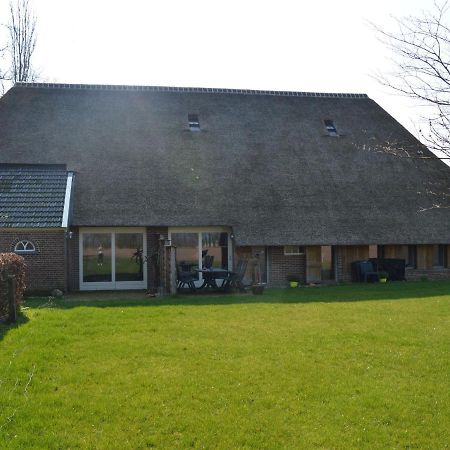 Staying In A Thatched Barn With Box Bed Beautiful View Region Achterhoek Geesteren  エクステリア 写真